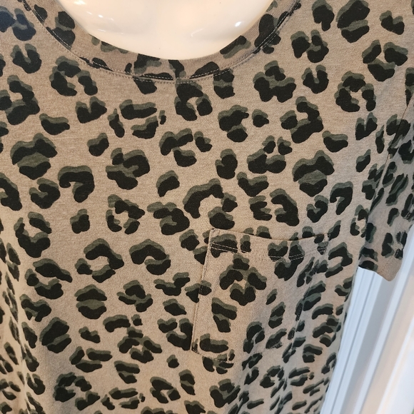 New Lucky Brand Tshirt - Picture 2 of 7